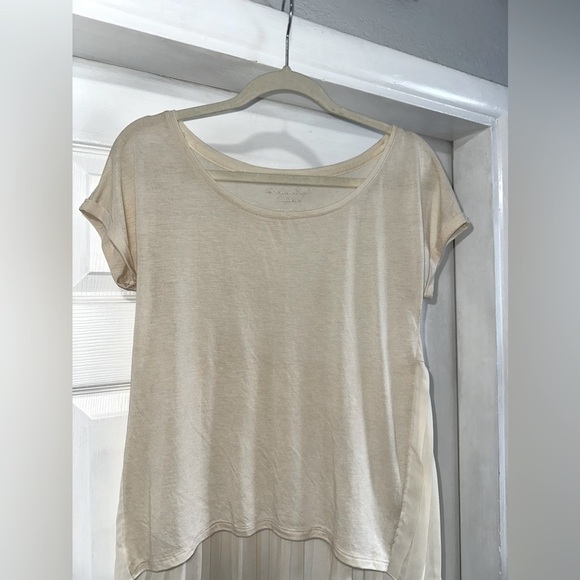 American Eagle Happy Hour Short Sleeve Top w/ Pleated Lower Back - Picture 6 of 8